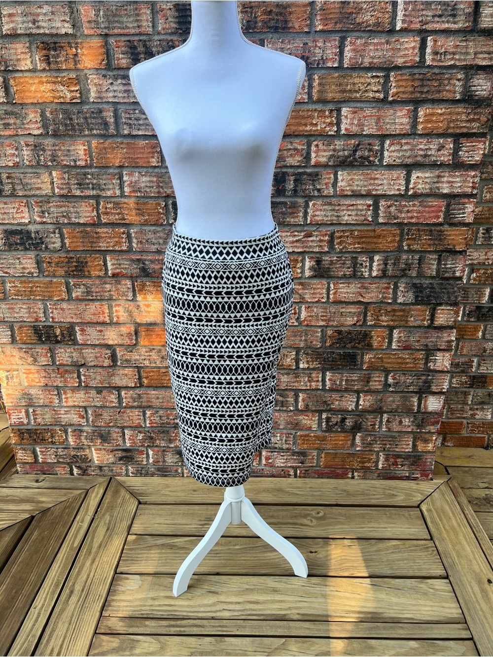 Renee C Black and White Patterned Pencil Skirt - Women's large